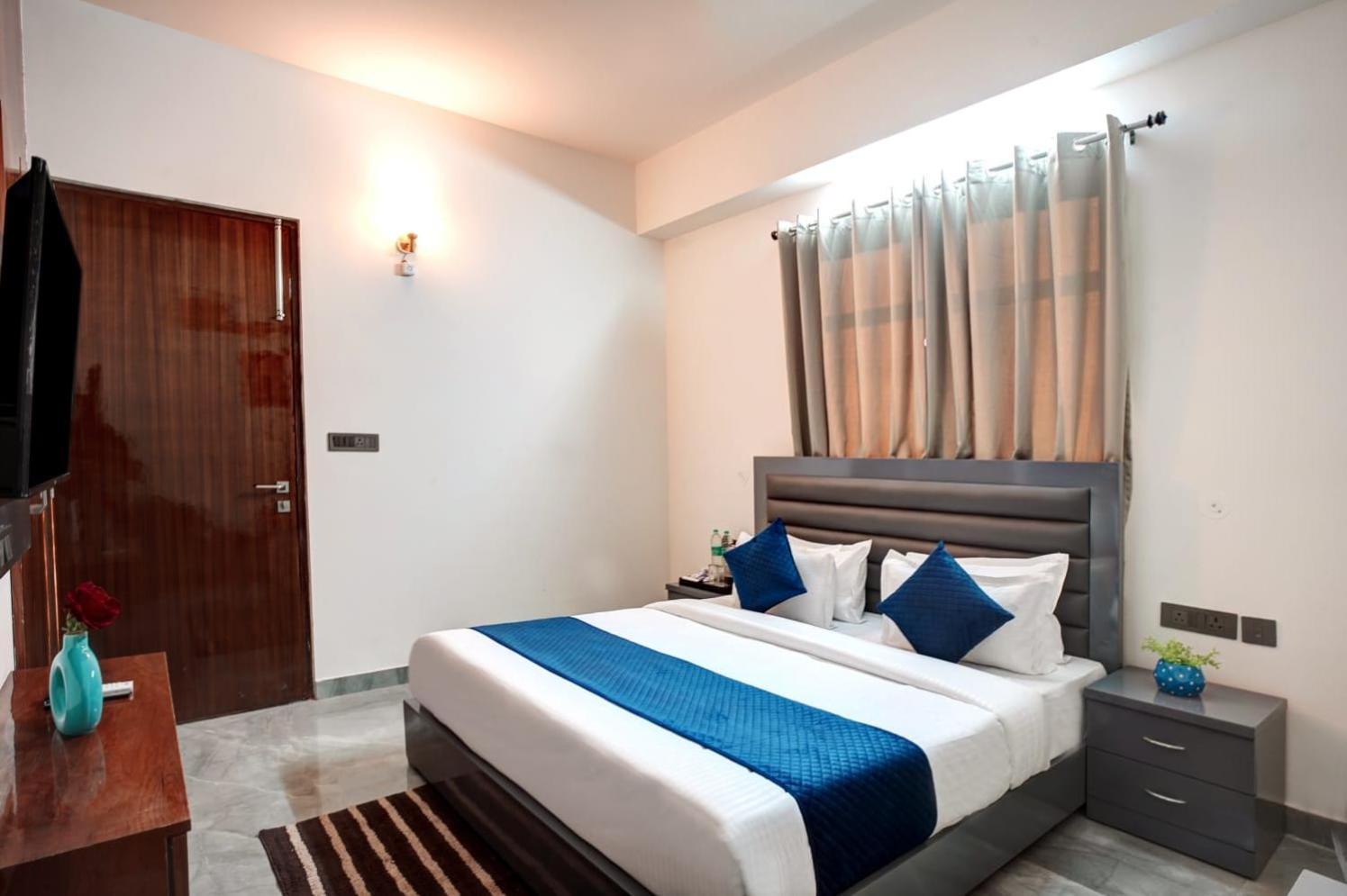 Hotel Elite Grand Noida Exterior photo
