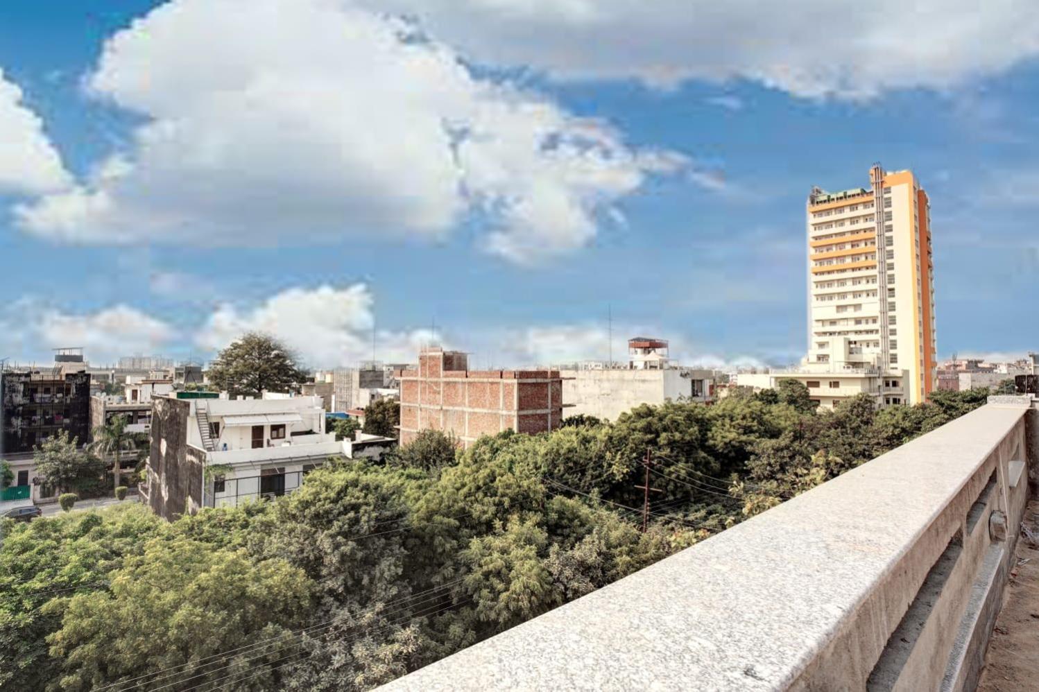 Hotel Elite Grand Noida Exterior photo