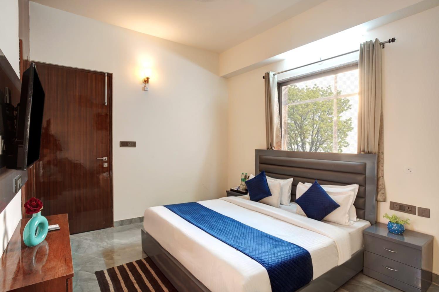Hotel Elite Grand Noida Exterior photo