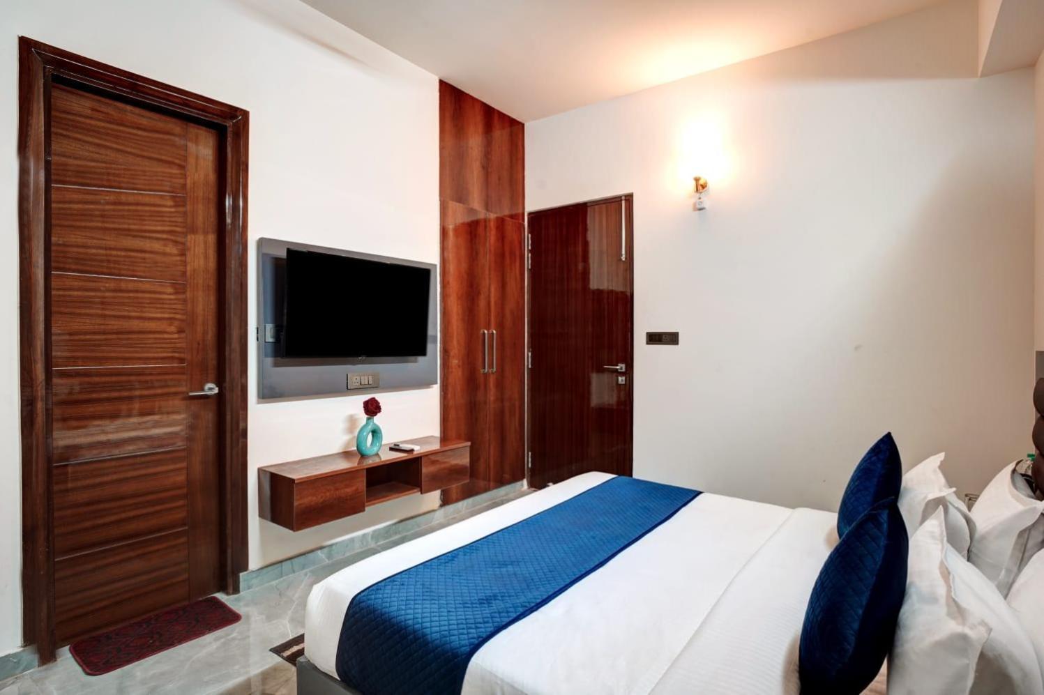 Hotel Elite Grand Noida Exterior photo